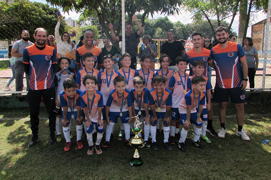 Read more about the article Tropical é campeão do Circuito Itaunense de Futebol Society Sub 9