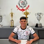 Ex-atleta do projeto, Vinicius César, assina com o Corinthians