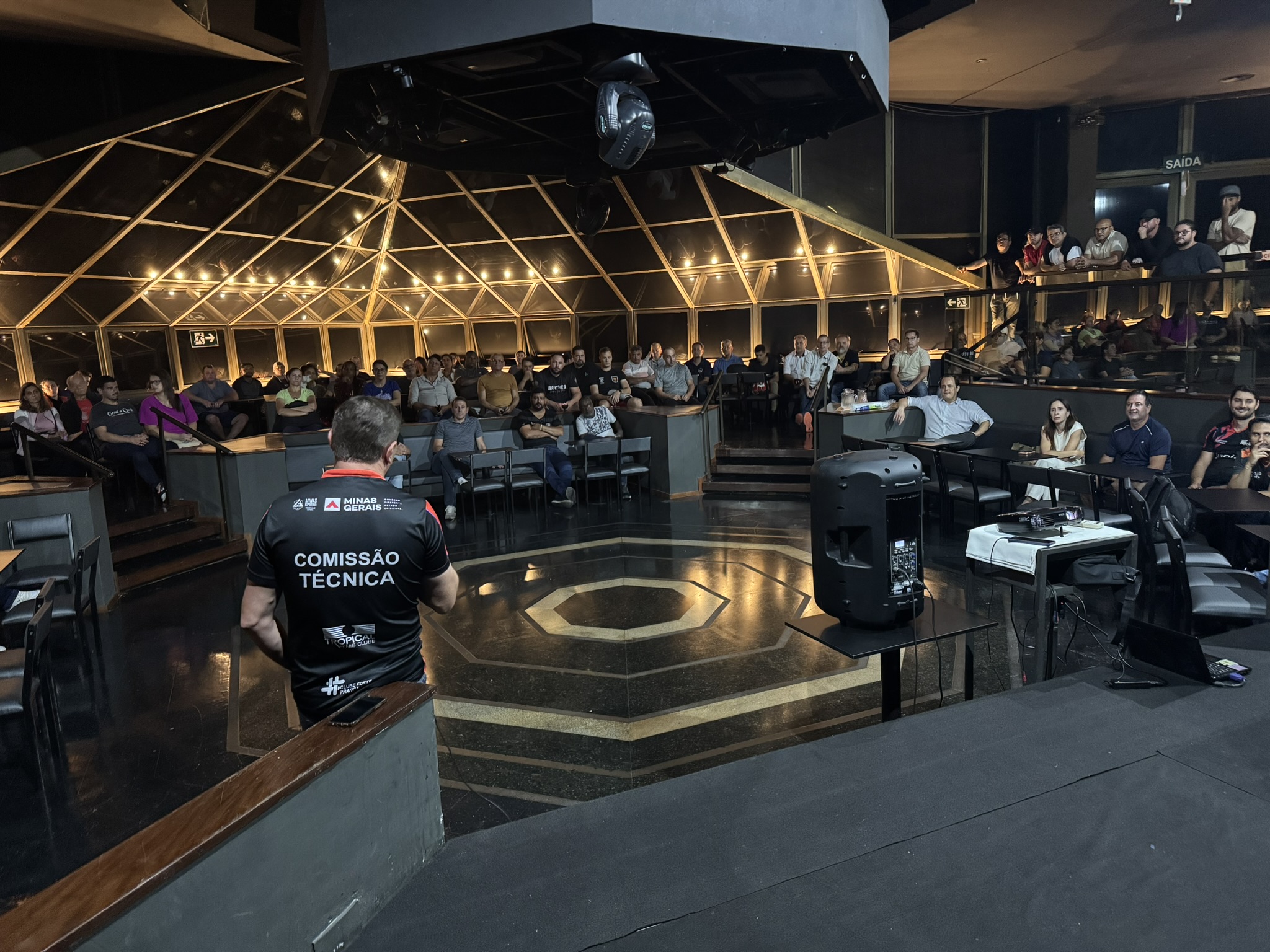 No momento, você está visualizando Projeto “Tropical, Fazendo Campeões no Futsal!” realiza reunião com famílias e apresenta diretrizes da edição 9